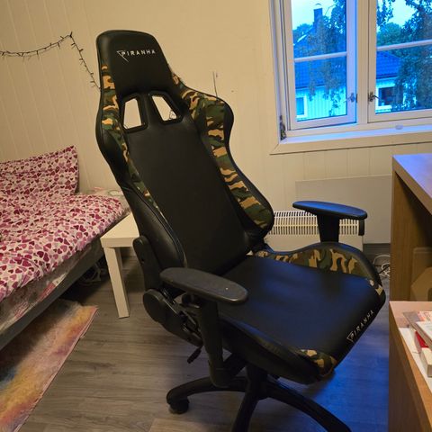 PIRANHA BITE GAMING CHAIR - CAMO