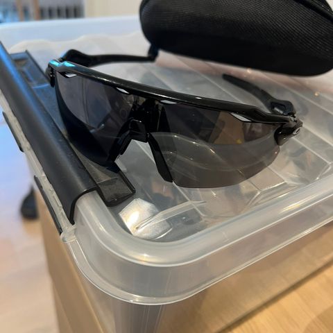 Oakley Radar Advancer // Sort m Polariserte glass