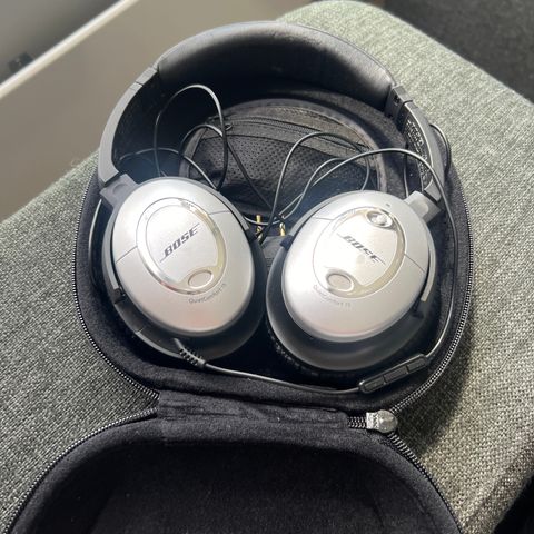 Bose QC15 hodetelefoner