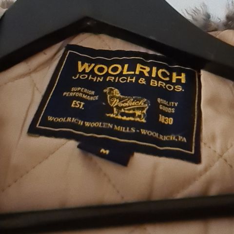 Woolrich vinter jakke til salg.