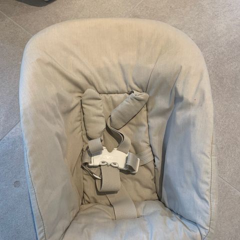 Selger en lite brukt Stokke newborn stol