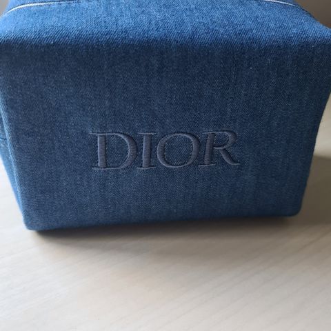 Helt ny Dior denim toalett/sminkeveske