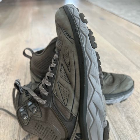 Hoka Gore-Tex