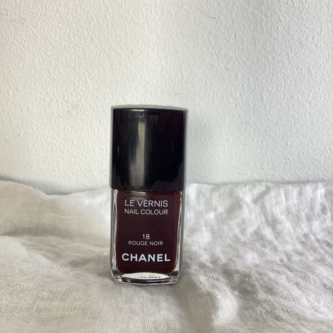 Chanel Vernis Rouge Noir