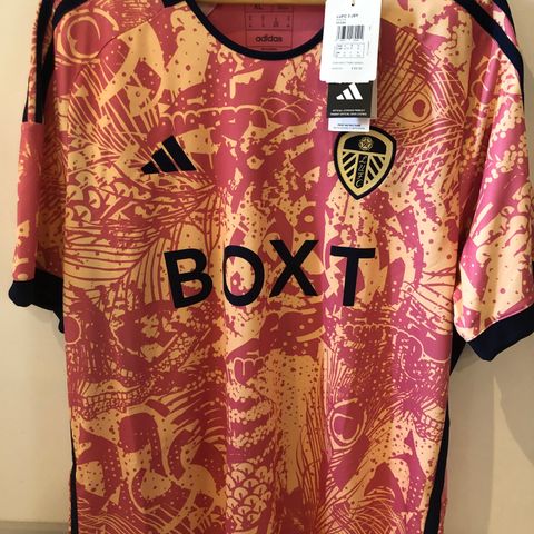 Leeds United - BNWT 2023/24 fotballdrakt str XL