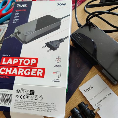 Ny universal laptop charger 70W