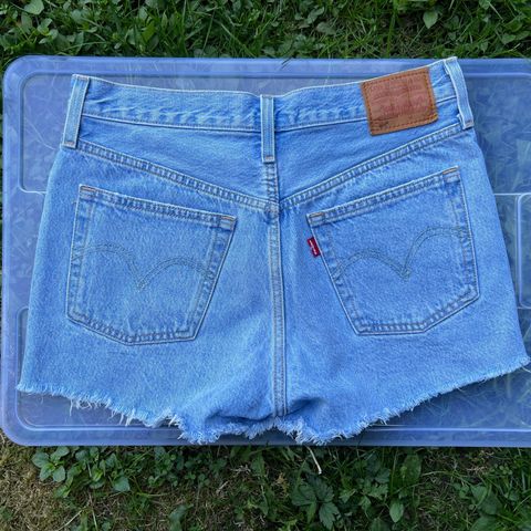 Levis shorts og t-shirt