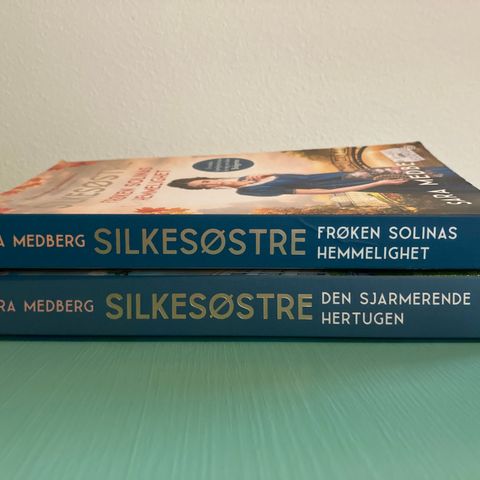 Silkesøstre av Sara Medberg