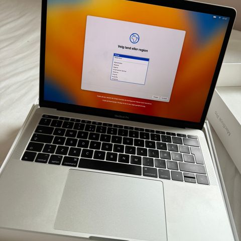 MacBook Pro 13” 2017 128GB 8GB minne