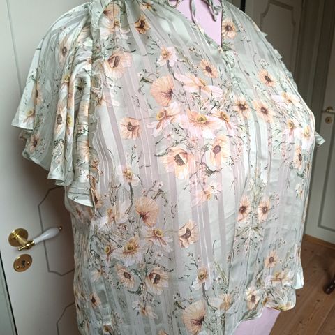 Nydelig bluse H&M