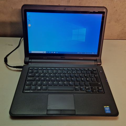Dell Latitude 3350 - 13.3" Laptop med touch skjerm og Intel 5th gen I5