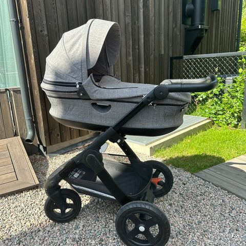 Stokke Trailz barnevogn selges