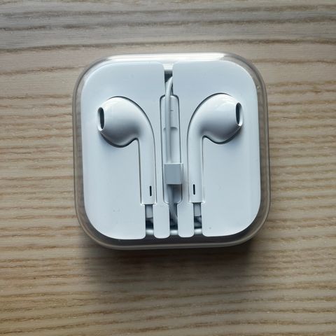 Apple EarPods Original med fjernkontroll og mikrofon