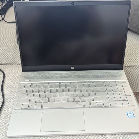 Hp Pavilion i5 8th gen 15 tommer 240gb