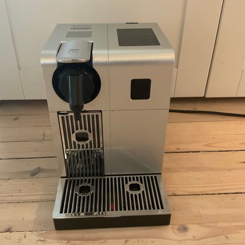 Nespresso Delonghi kaffemaskin