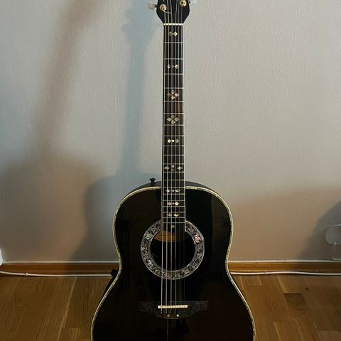 Vintage Ovation 1719 Custom Legend til salgs