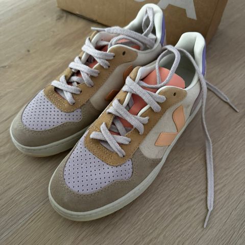 Veja V-10 Suede Multico Peach 38 Sneakers Sko