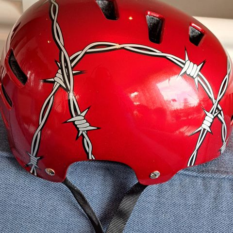 Skate hjelm fra tsg