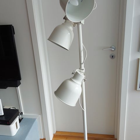 Hektar stålampe fra Ikea