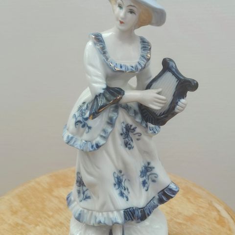 Vintage sjarmerende figure av dame i porselen