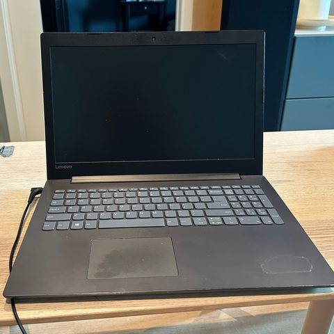 Til salgs laptop med defekt tastatur