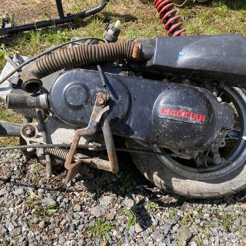 2005 Baotian dele scooter,  ALLE DELENE SAMLET NÅ  alt   1000 KR NÅ