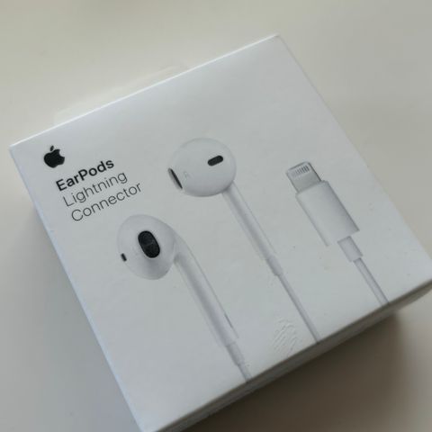 Apple EarPods m/ lightning (ikke trådløs)