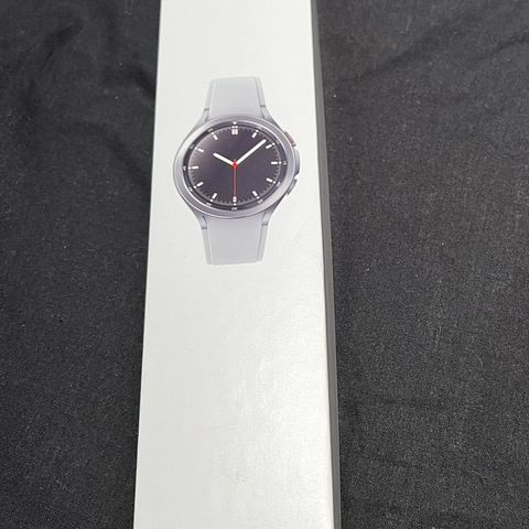 Veldig lite brukt Samsung Watch4 Classic 46mm
