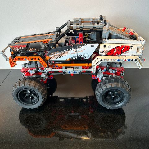 LEGO Tecnic  9398 m motor. Firehjulsdrevet Terrengbil