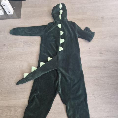 Drage/dinosaur onepiece/kostyme/pysj/kosedress