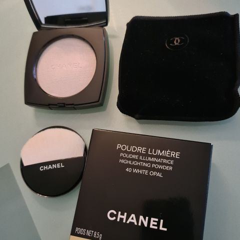 Chanel poudre lumière, 40 white opal