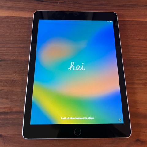 iPad (5. generasjon) Wi-Fi 128 GB