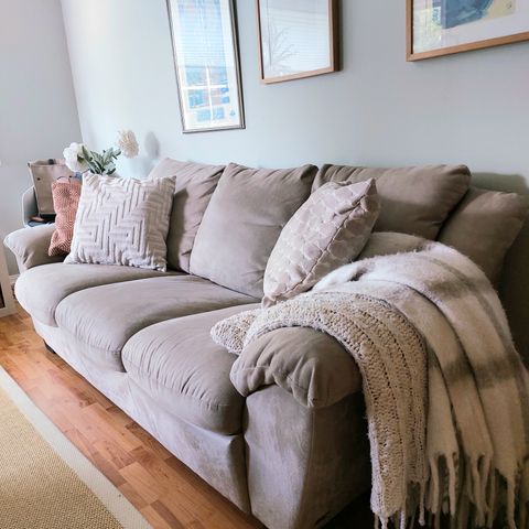 Stor myk beige sofa med uttrekkbar seng (sovesofa) Merke: Italsofa