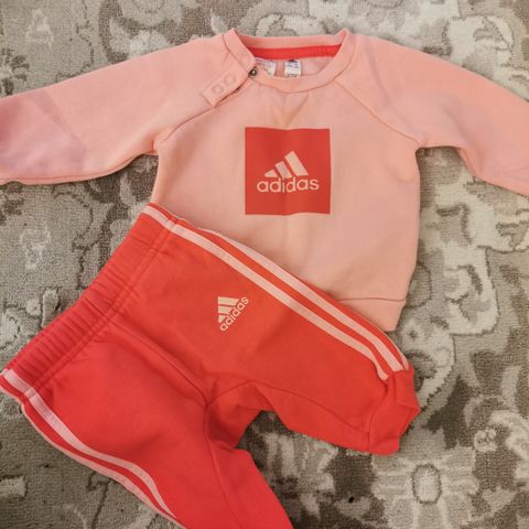Adidas joggesett baby
