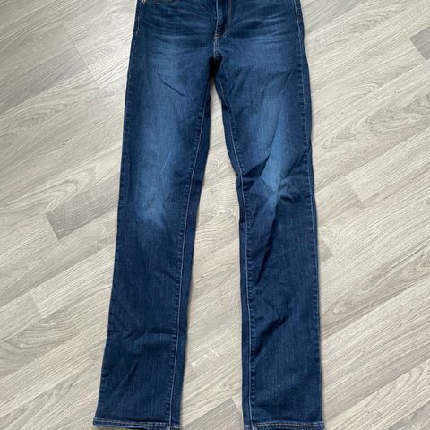 Levis High rise straight jeans