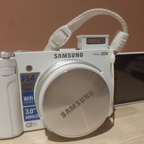 Samsung F1.4 kamera selges