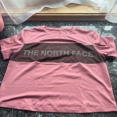 The North Face oversize croptop