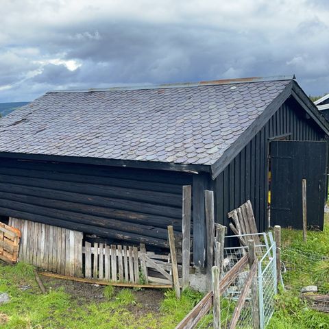 Skifertak selges på "rot"