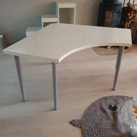 IKEA Skrivebord / hjørneskrivebord