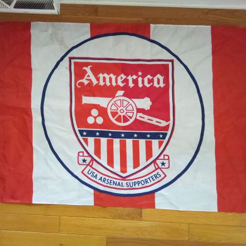 Sjeldent flagg "USA ARSENAL SUPPORTERS" 154 x 90 cm, selges
