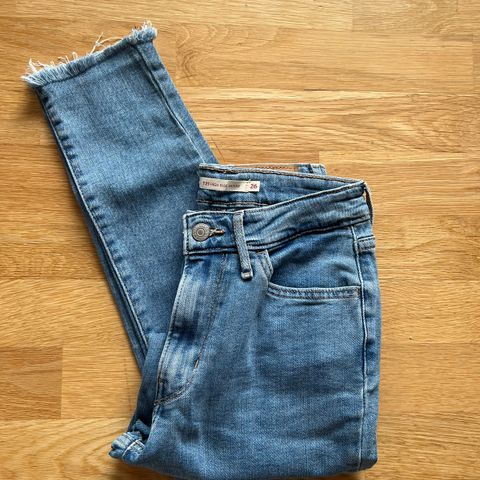 Levis jeans