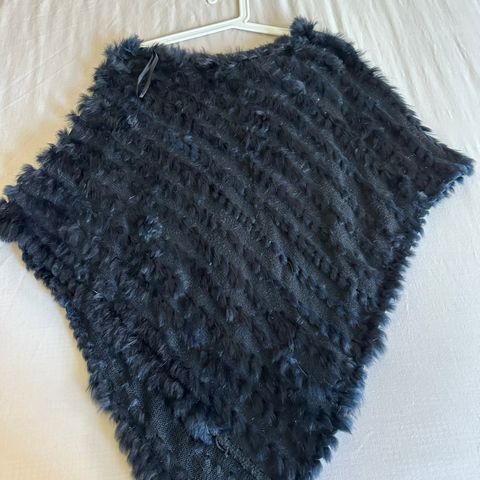 Svart poncho