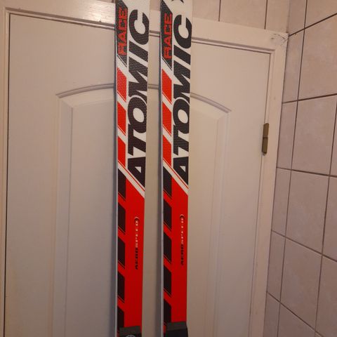 Fine Atomic Race OH Aero Speed alpinski 215 cm.