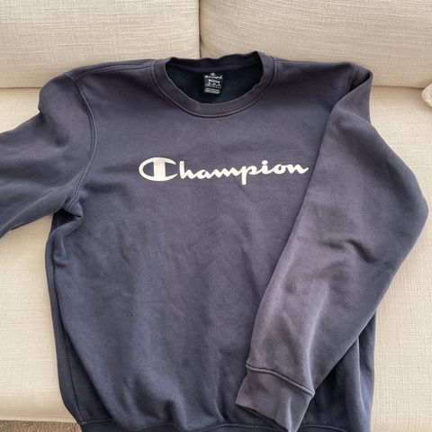 Champion crewneck (nypris ca 700kr) str M