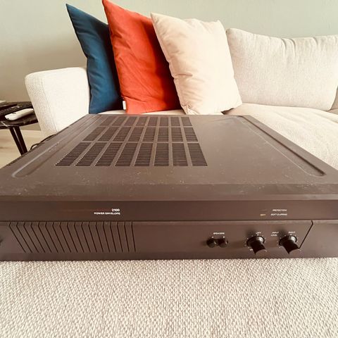 NAD 2100 Forsterker