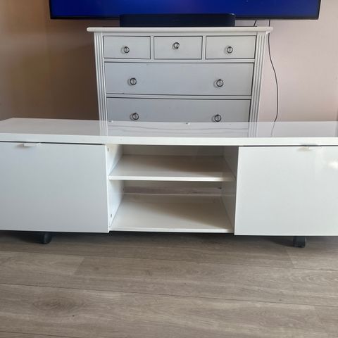 Tv-benk fra IKEA