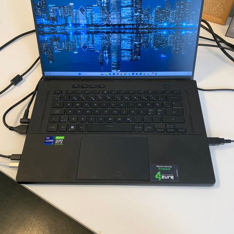 Asus ROG Zephyrus M16: i9-12900H, RTX 3080ti (16GB VRAM), 32GB DDR5 RAM, 1TB SSD