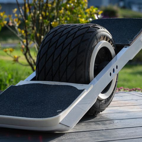 Onewheel XR "White Limo"