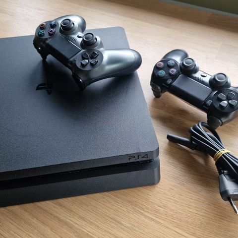 Playstation 4 slim/ PS 4