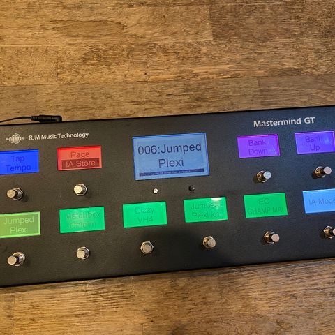 RJM MASTERMIND GT 10 MIDI-CONTROLLER